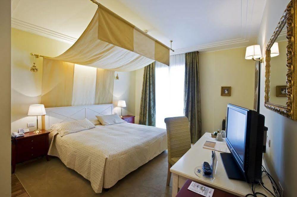 Rizzi Aquacharme Hotel & Spa Darfo Boario Terme Ngoại thất bức ảnh